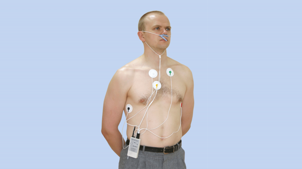 Изображение электрокардиографа Поли-Спектр-Радио-1 на пациенте.